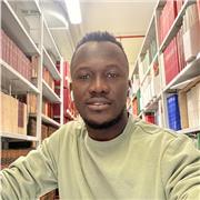 Laureato in tecniche di laboratorio biomedico, offre ripetizioni in matematica, chimica, biologia, inglese e francese ai ragazzi